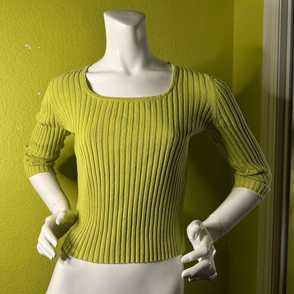 Express Green Cropped 3/4 Sleeve Ribbed Sweater
